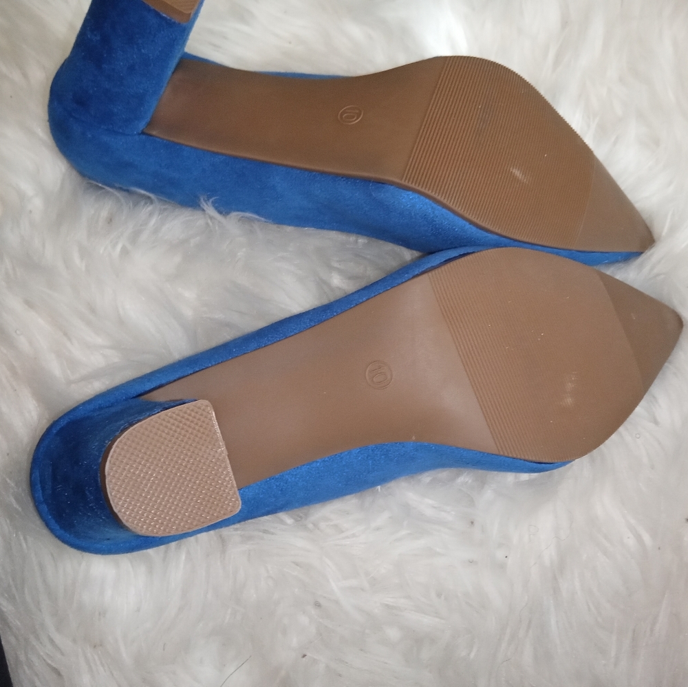 Shoes - Picture 3 of 4